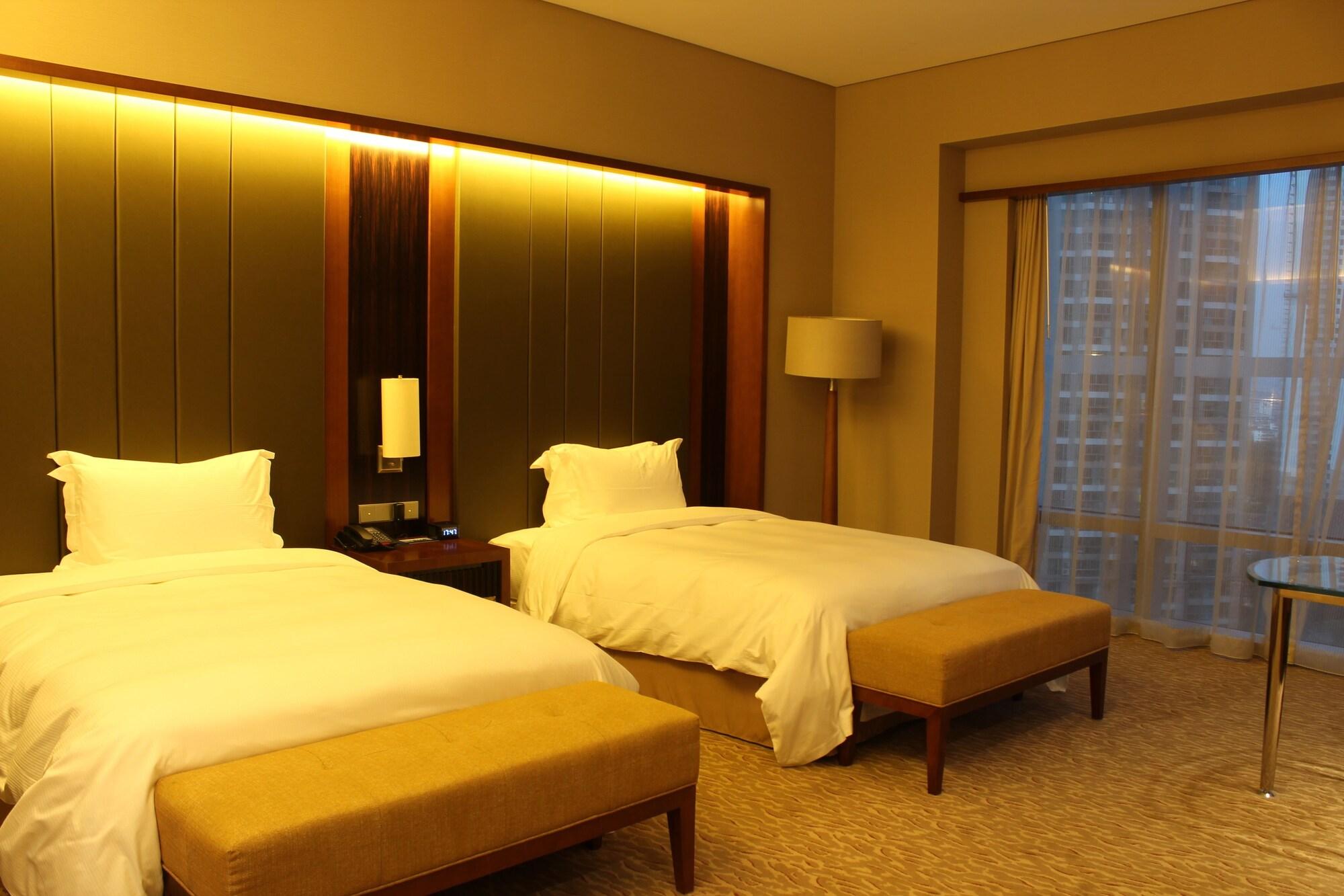 Hilton Nanjing Riverside Bagian luar foto