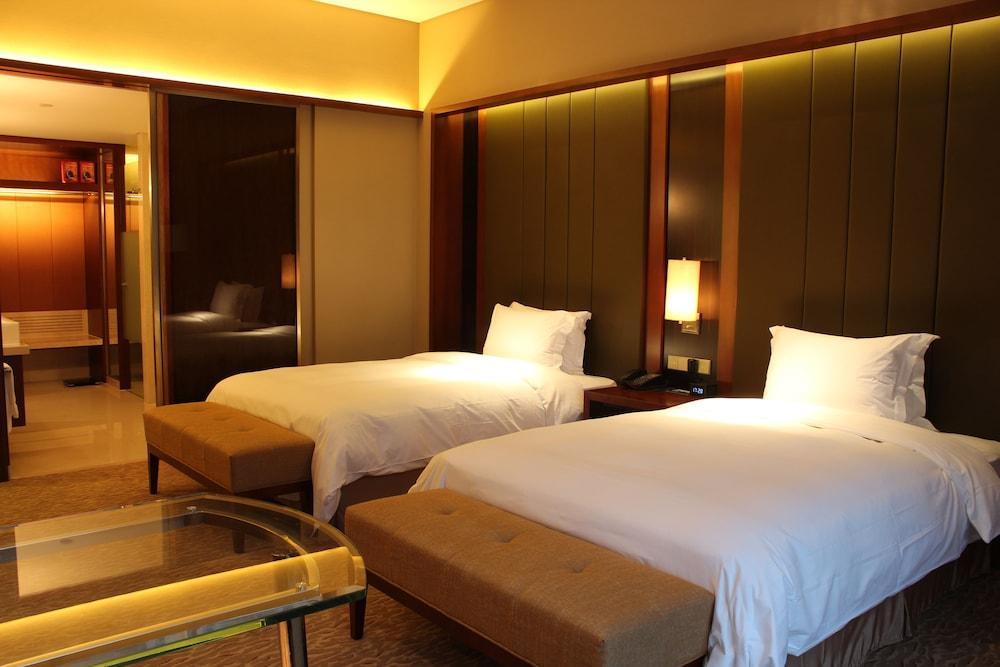 Hilton Nanjing Riverside Bagian luar foto