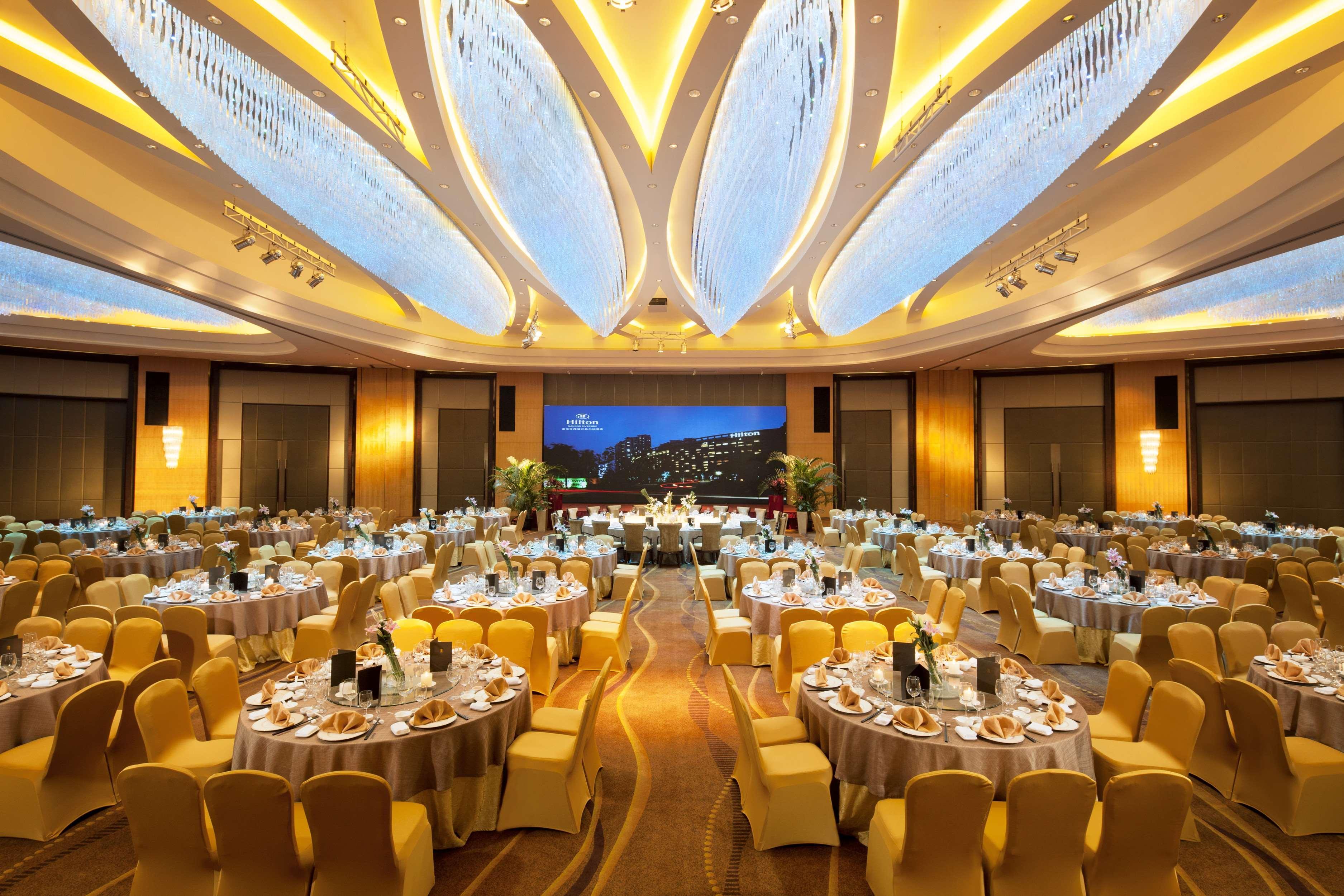 Hilton Nanjing Riverside Bagian luar foto