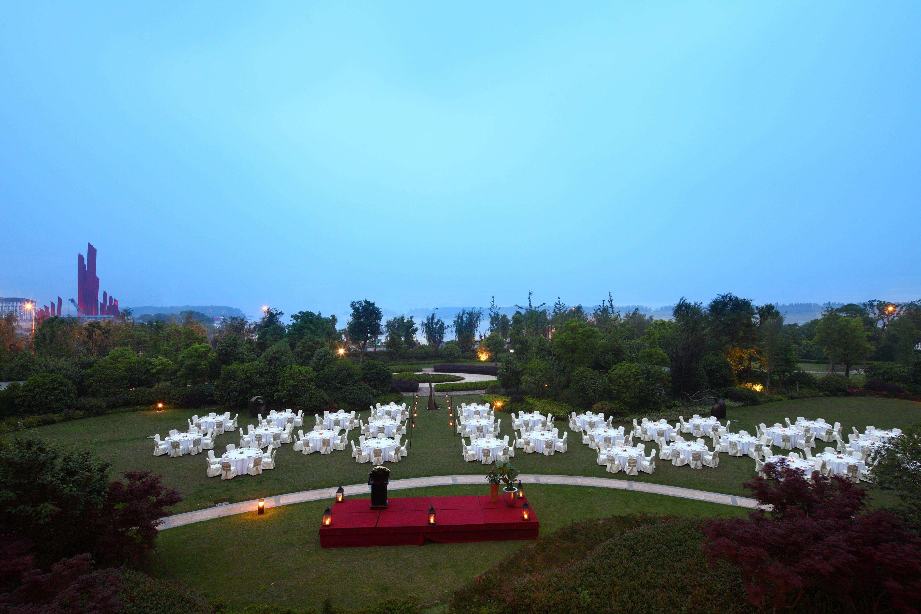 Hilton Nanjing Riverside Bagian luar foto