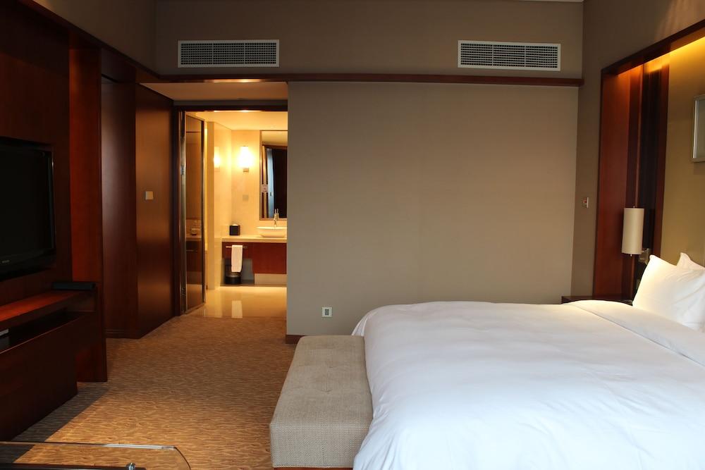 Hilton Nanjing Riverside Bagian luar foto