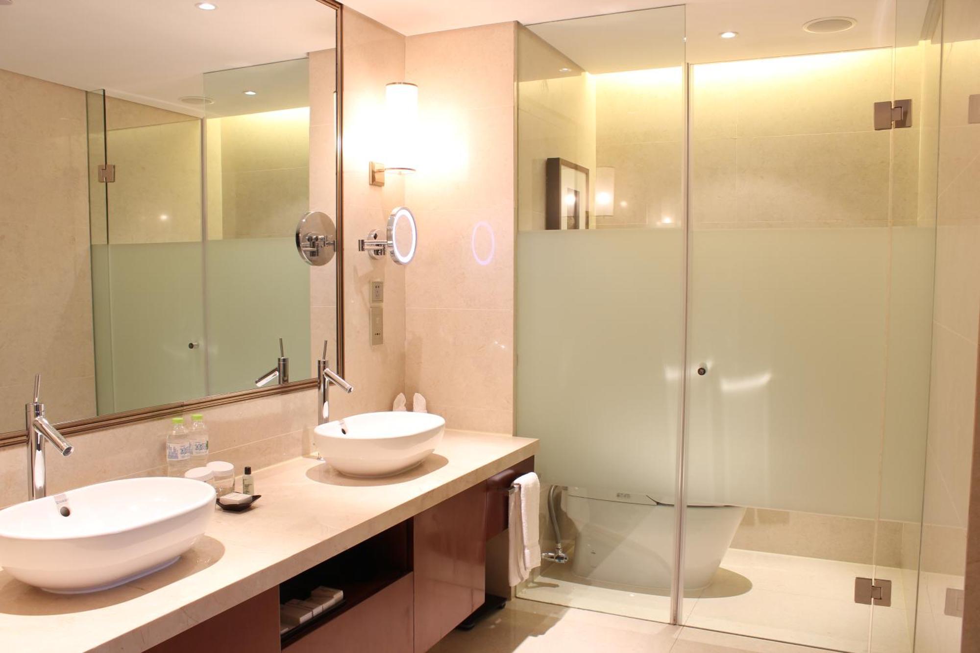 Hilton Nanjing Riverside Bagian luar foto