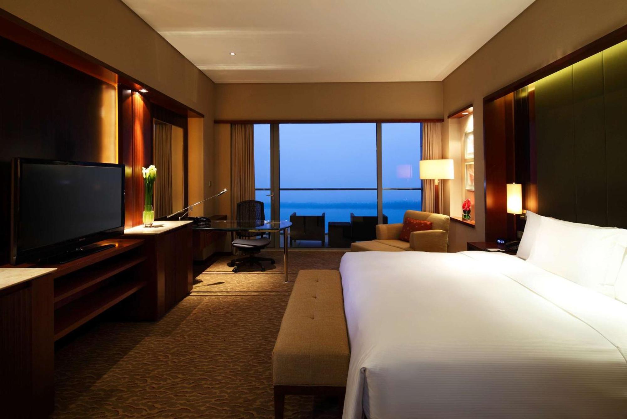 Hilton Nanjing Riverside Bagian luar foto