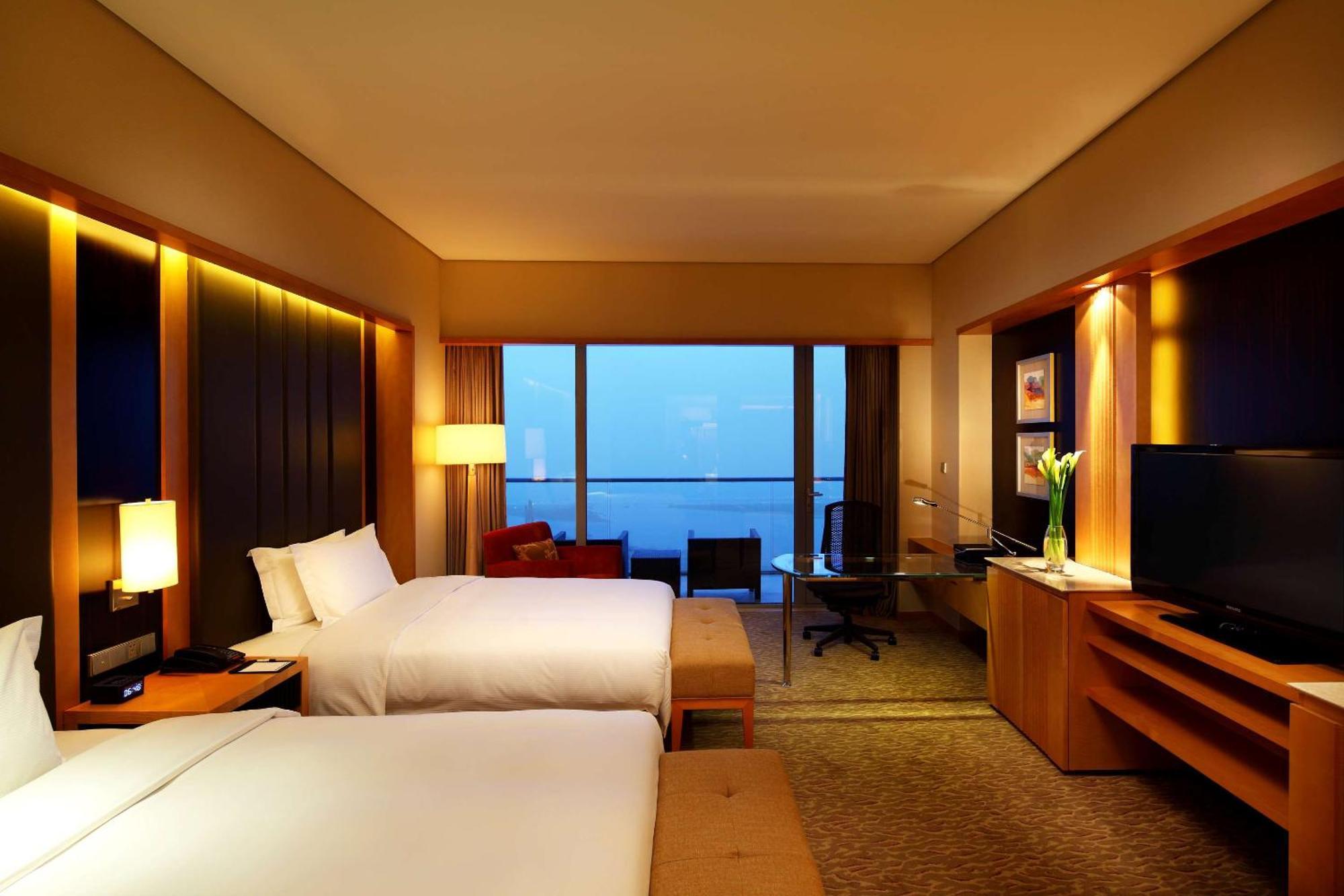 Hilton Nanjing Riverside Bagian luar foto